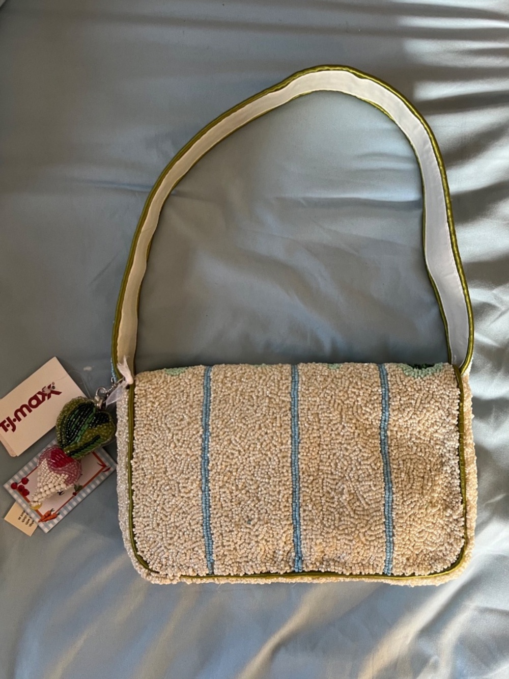 Radish Beaded Bag - Picture 2 of 2
